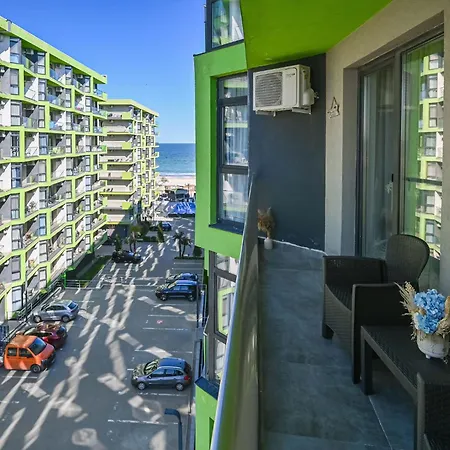 Sophie N Pool Năvodari