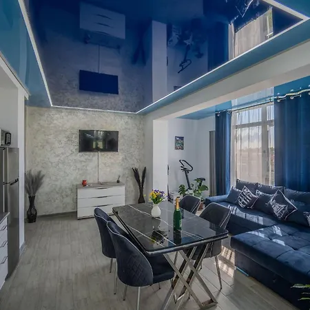 Sophie N Pool Apartament *