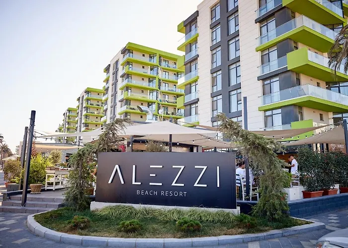 Sophie N Pool Apartament