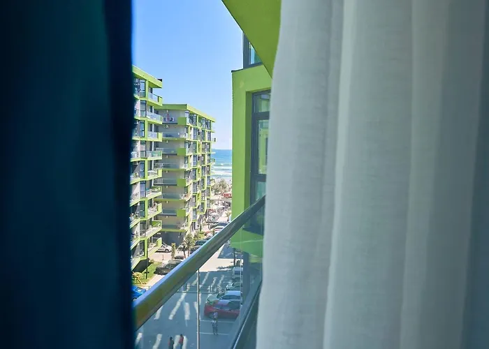 Sophie N Pool Apartament