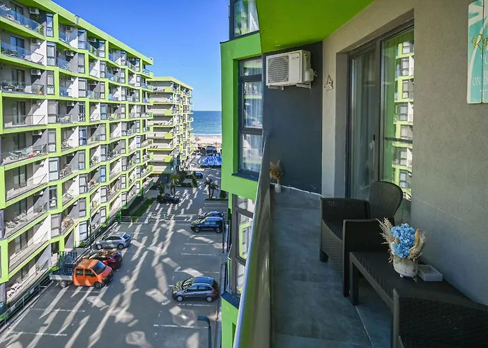 Sophie N Pool Năvodari