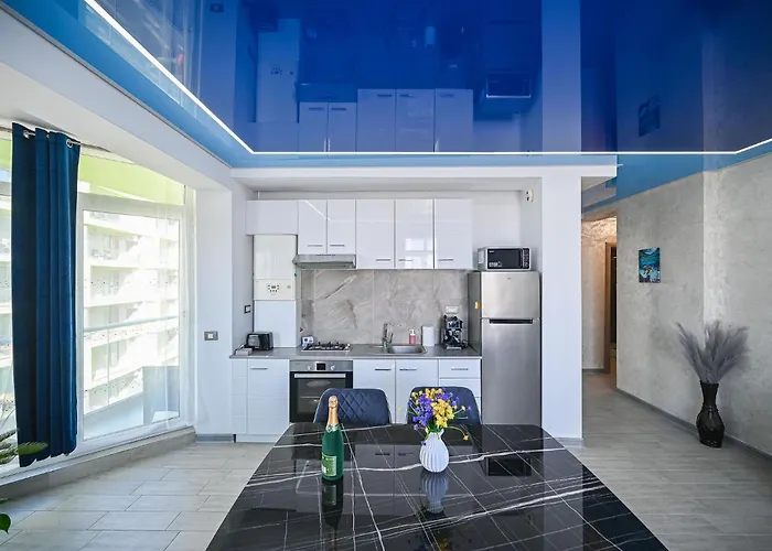 Sophie N Pool Apartament