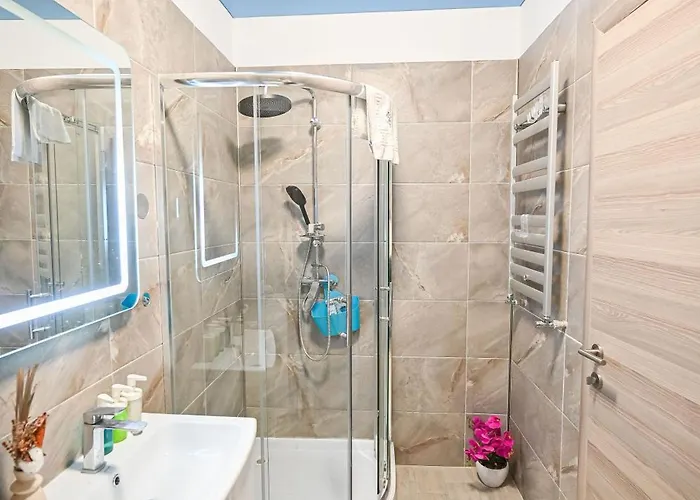 Sophie N Pool * Năvodari