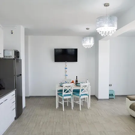 Sophie N Pool Apartment